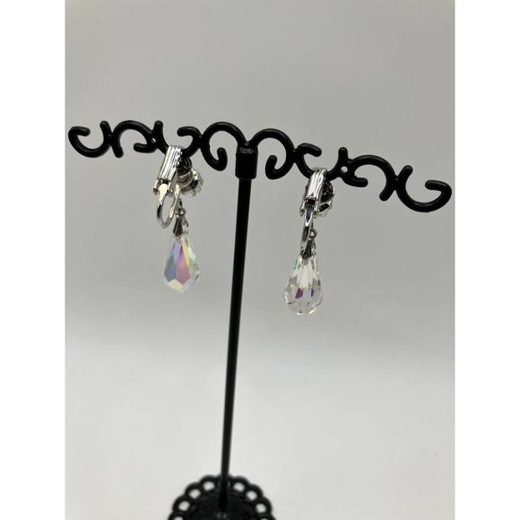 Vintage Briolette  Aurora Borealis Crystal Teardrop Clip-On Earrings! - Picture 3 of 11